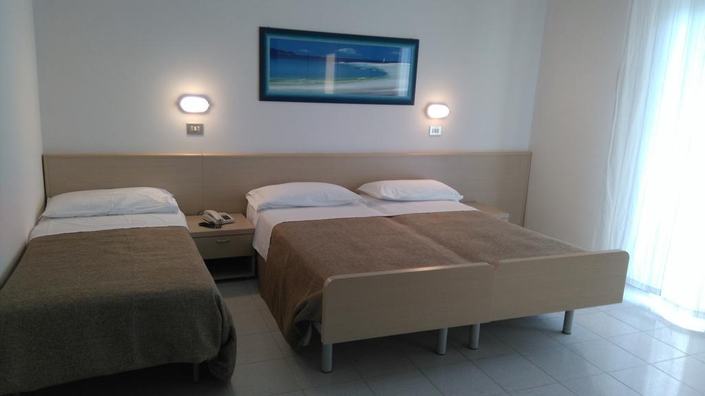 Hotel Monti ริมินี ภายนอก รูปภาพ