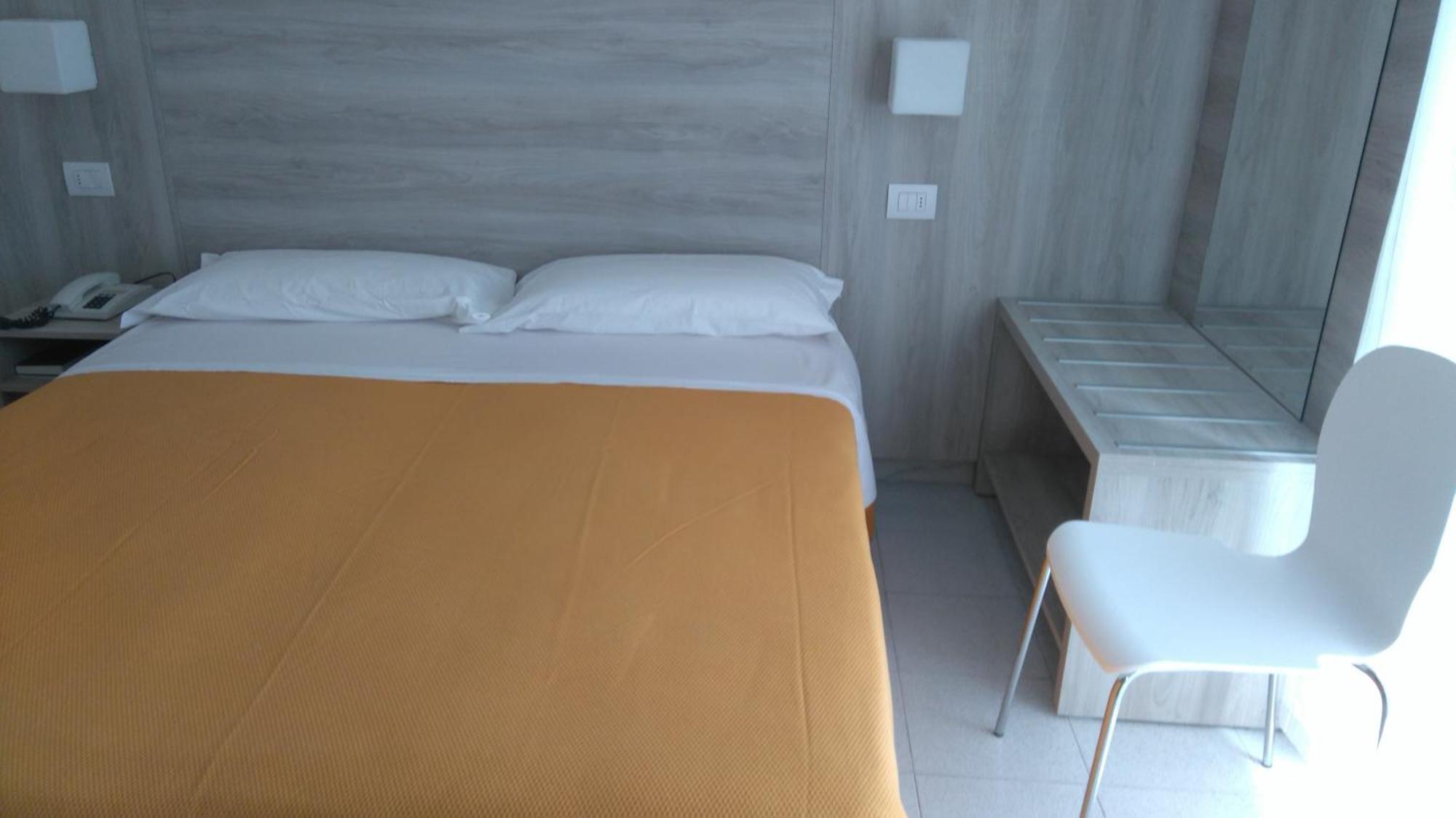Hotel Monti ริมินี ภายนอก รูปภาพ