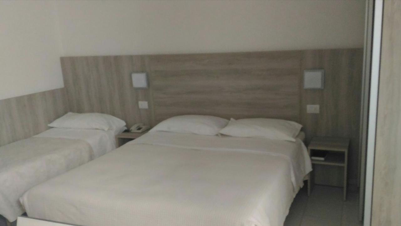 Hotel Monti ริมินี ภายนอก รูปภาพ